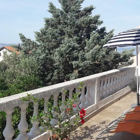 Daire Apartman Karlo *